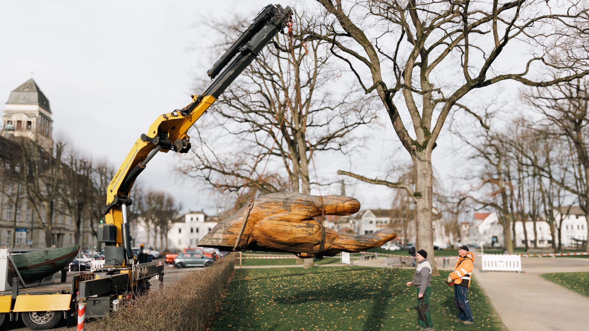 »Glasarche 3« auf dem Kaiser Wilhelm Platz – Kunstwerk aus Detmolds Partnerstadt Zeitz zu Gast »Glasarche 3« auf dem Kaiser Wilhelm Platz – Kunstwerk aus Detmolds Partnerstadt Zeitz zu Gast