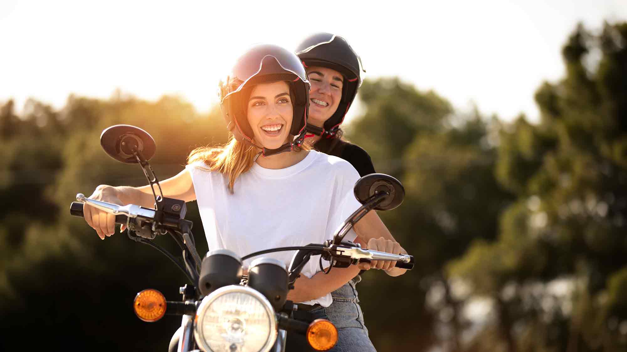Kurven, Kultur und Kaffeestopp: Die schönsten Motorradstrecken in Ostwestfalen Lippe Kurven, Kultur und Kaffeestopp: Die schönsten Motorradstrecken in Ostwestfalen Lippe