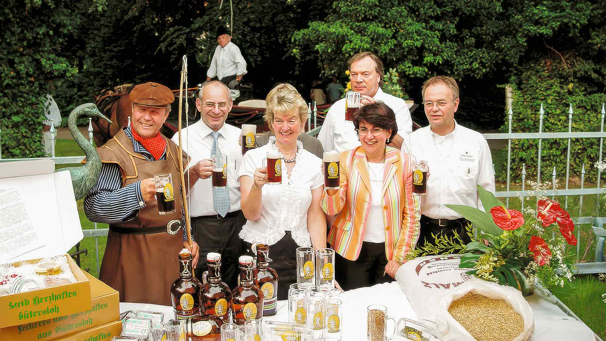 KWS History: Stadtgeschichte Gütersloh – »Gütersloher Fuhrmanns Dunkel« – ein Stück lokale Bierkultur (2004) KWS History: Stadtgeschichte Gütersloh – »Gütersloher Fuhrmanns Dunkel« – ein Stück lokale Bierkultur (2004)