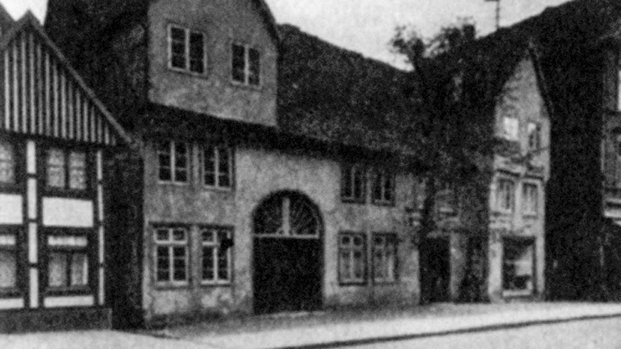 KWS History: Stadtgeschichte Gütersloh – Schuhhaus Kropp, Güterslohs ältestes Schuhhaus, seit 1855 in der Berliner Straße KWS History: Stadtgeschichte Gütersloh – Schuhhaus Kropp, Güterslohs ältestes Schuhhaus, seit 1855 in der Berliner Straße