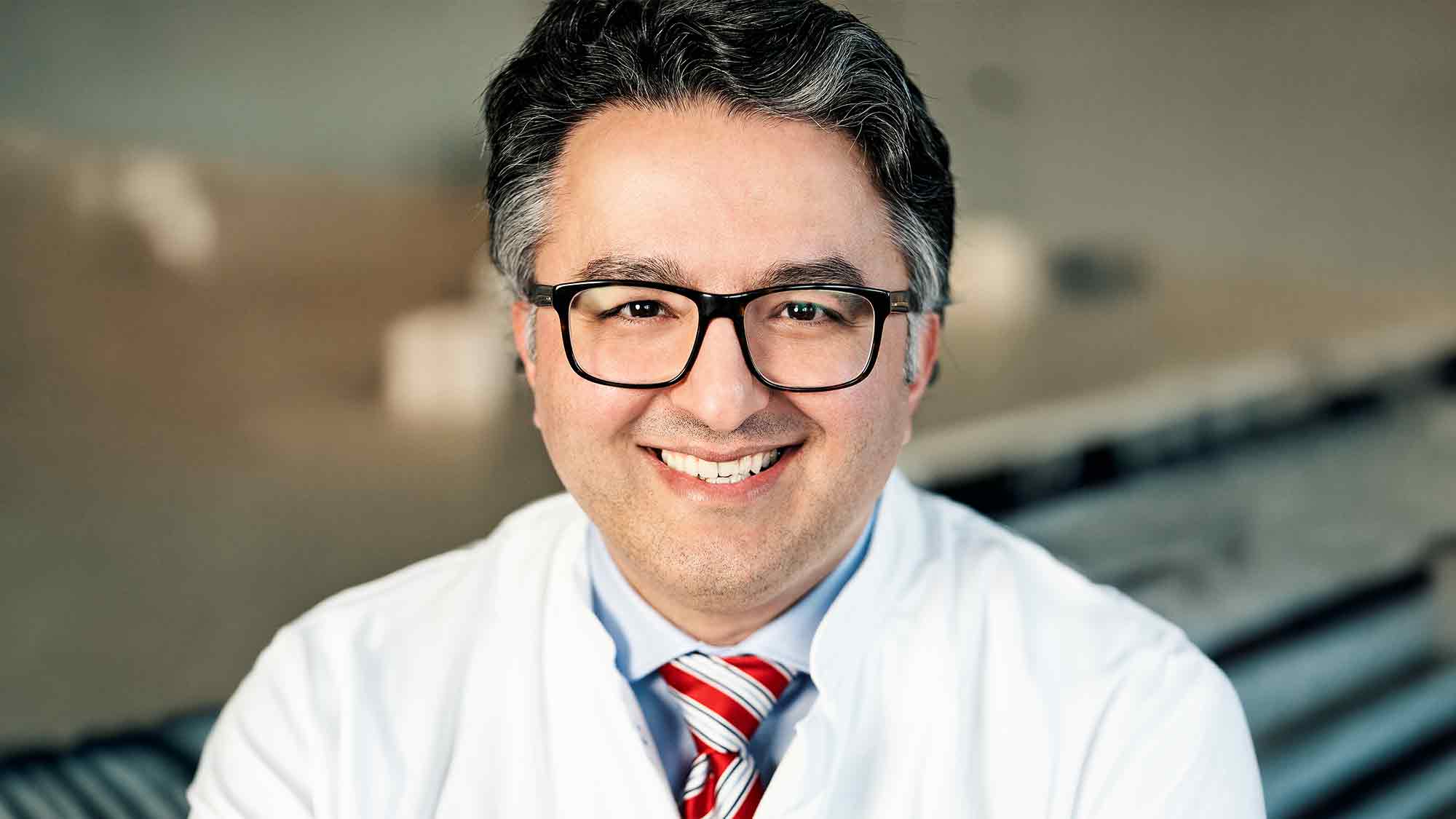 Dr. med. Güclü Adigüzel zum Chefarzt der Klinik für Unfallchirurgie und Orthopädie am Klinikum Halle (Westfalen) berufen Dr. med. Güclü Adigüzel zum Chefarzt der Klinik für Unfallchirurgie und Orthopädie am Klinikum Halle (Westfalen) berufen