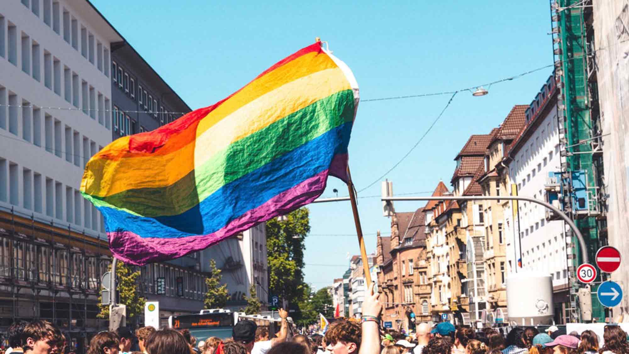 »CSD – die Vielfalt der Straßen«, Ausstellung mit Fotografien im »PUB.I.T« Detmold, 6. August bis 10. September 2026 »CSD – die Vielfalt der Straßen«, Ausstellung mit Fotografien im »PUB.I.T« Detmold, 6. August bis 10. September 2026