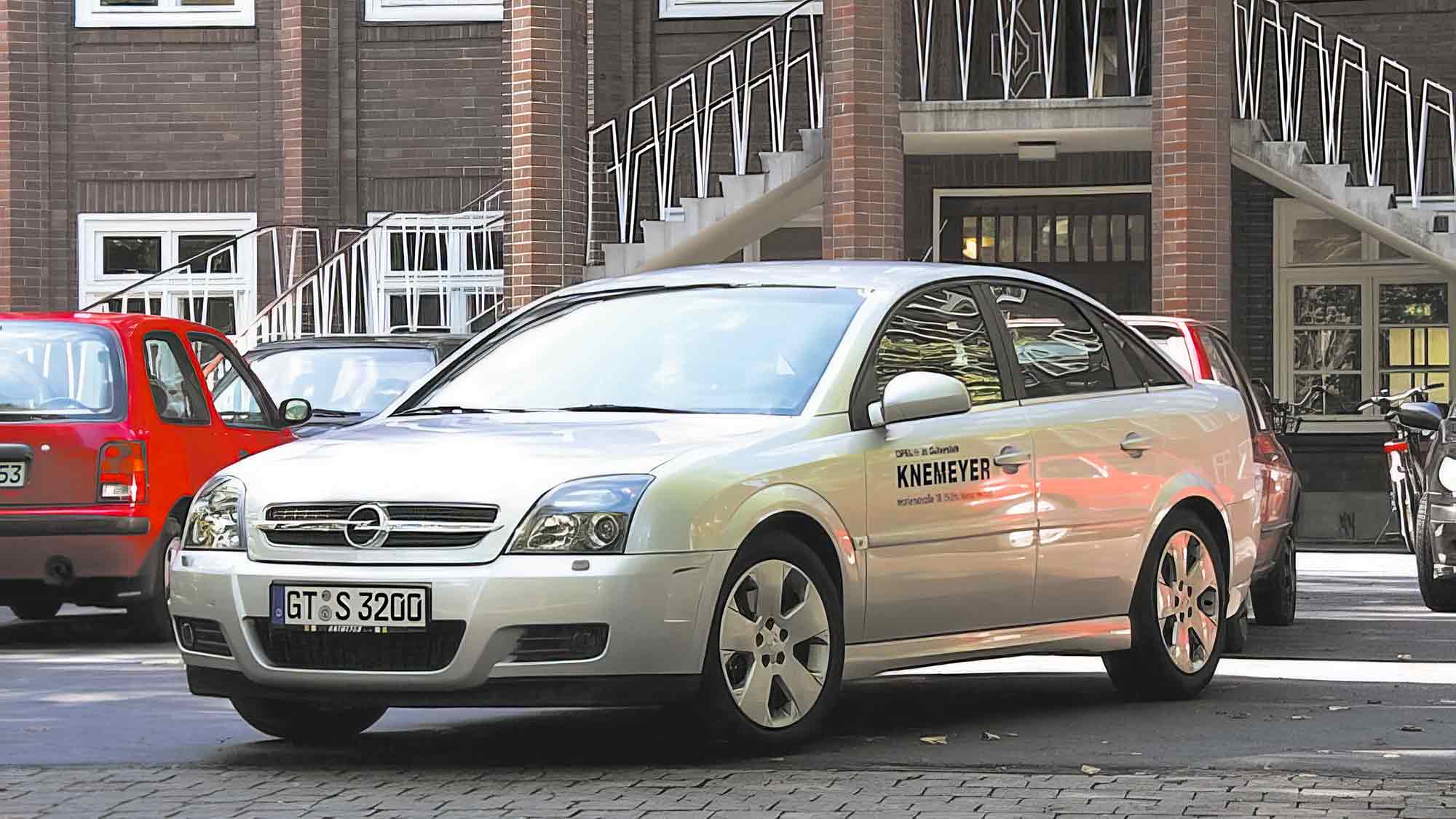 KWS History: Stadtgeschichte Gütersloh – der neue Opel Vectra GTS (2002) KWS History: Stadtgeschichte Gütersloh – der neue Opel Vectra GTS (2002)