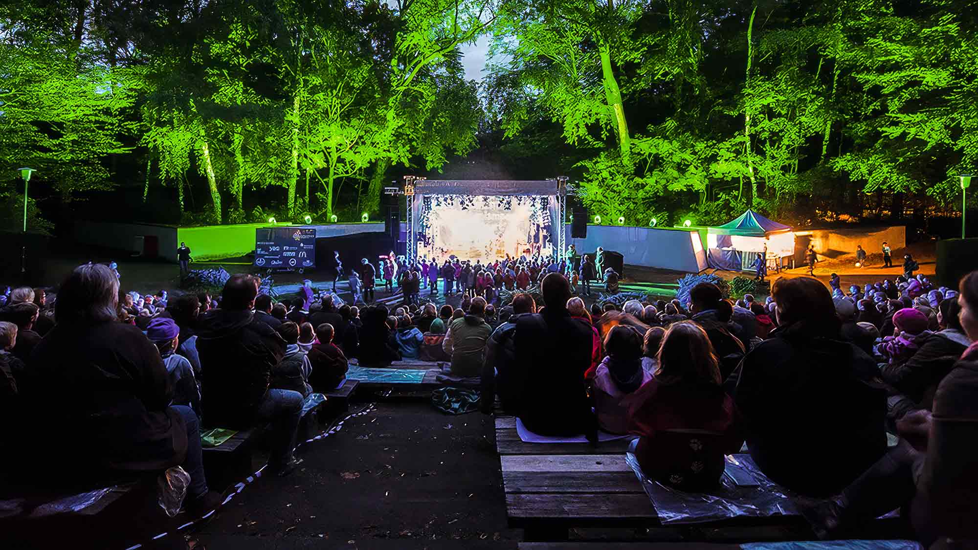 NOW Commons: »Taschenlampenkonzert«, »Mohns Park«, Michaeliswoche Gütersloh 2012 … NOW Commons: »Taschenlampenkonzert«, »Mohns Park«, Michaeliswoche Gütersloh 2012 …