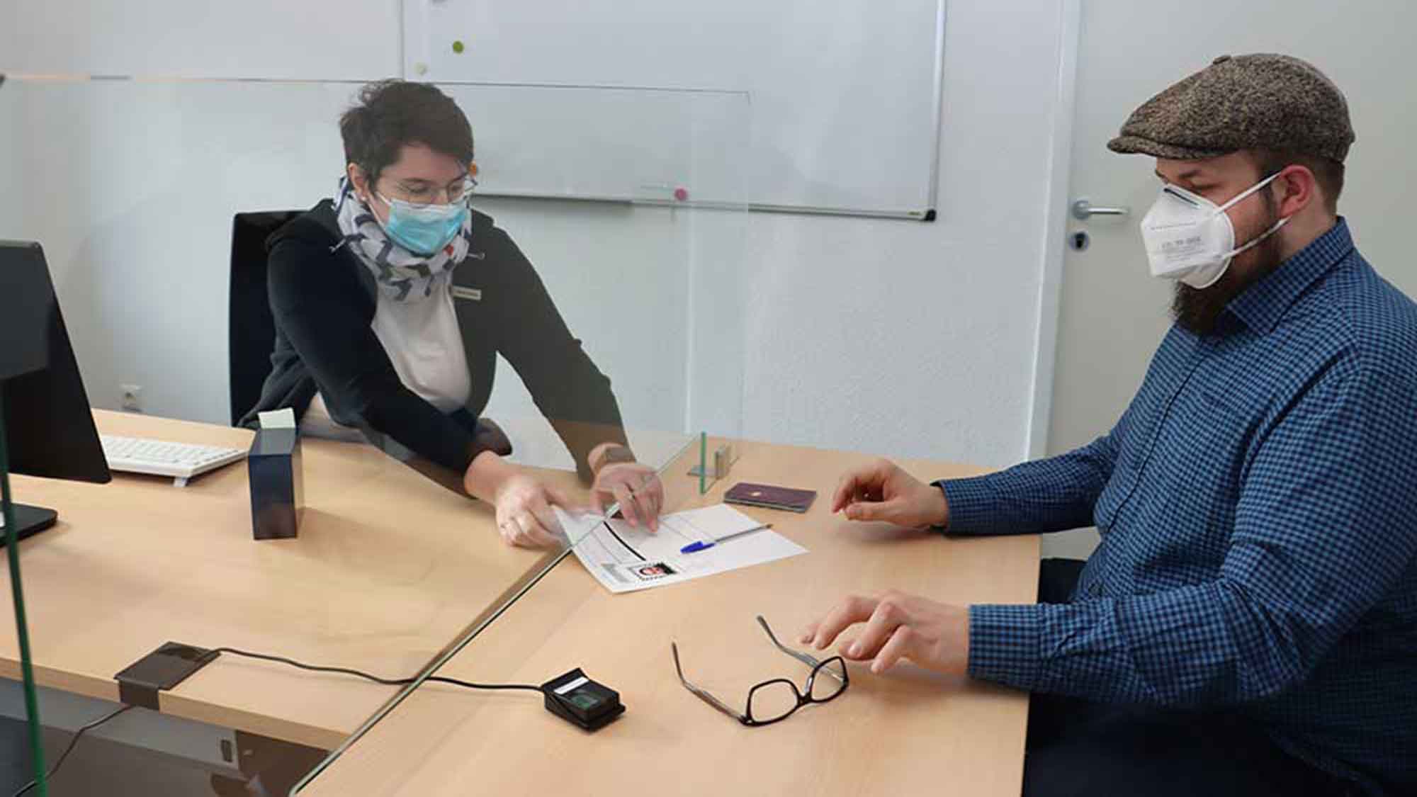 Gütersloh: Ein neues Aufenthaltsdokument ist Pflicht – egal wie lange man in Deutschland lebt, April 2021 Gütersloh: Ein neues Aufenthaltsdokument ist Pflicht – egal wie lange man in Deutschland lebt, April 2021