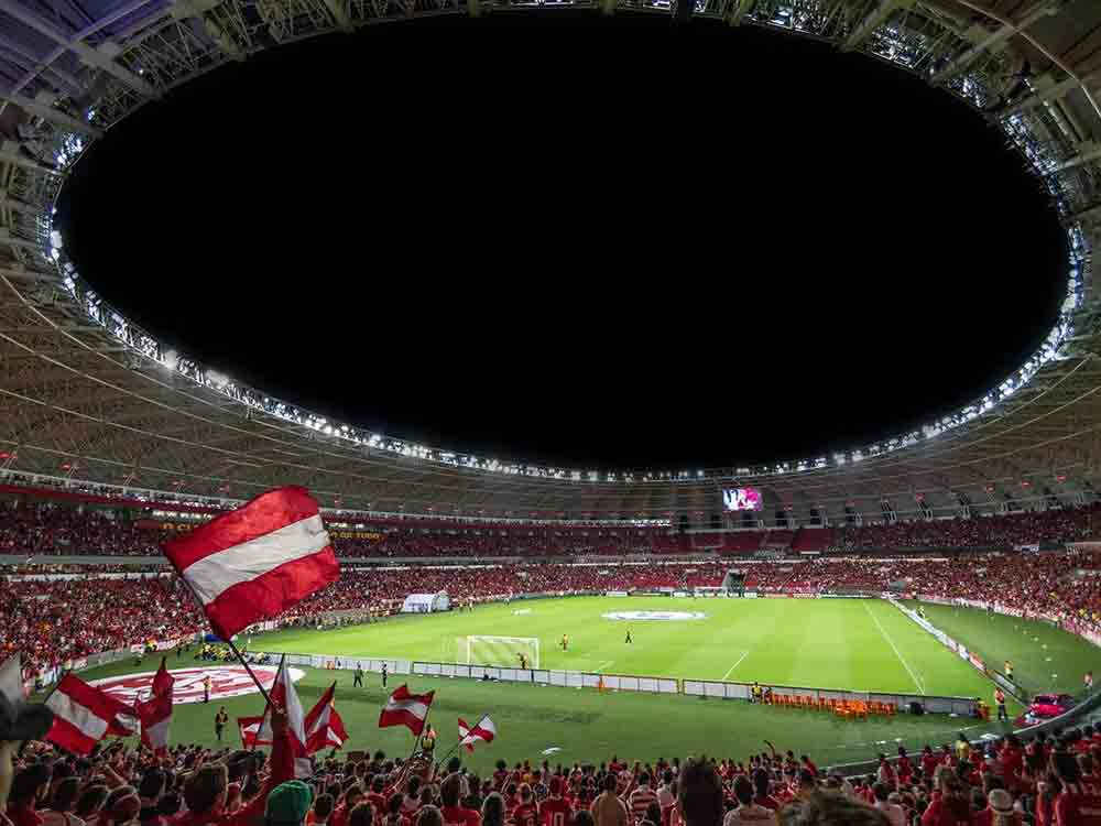 Lauterbach fordert klare Regeln für Reiserückkehrer und kritisiert Zuschauerzahlen bei der Fußball EM Lauterbach fordert klare Regeln für Reiserückkehrer und kritisiert Zuschauerzahlen bei der Fußball EM