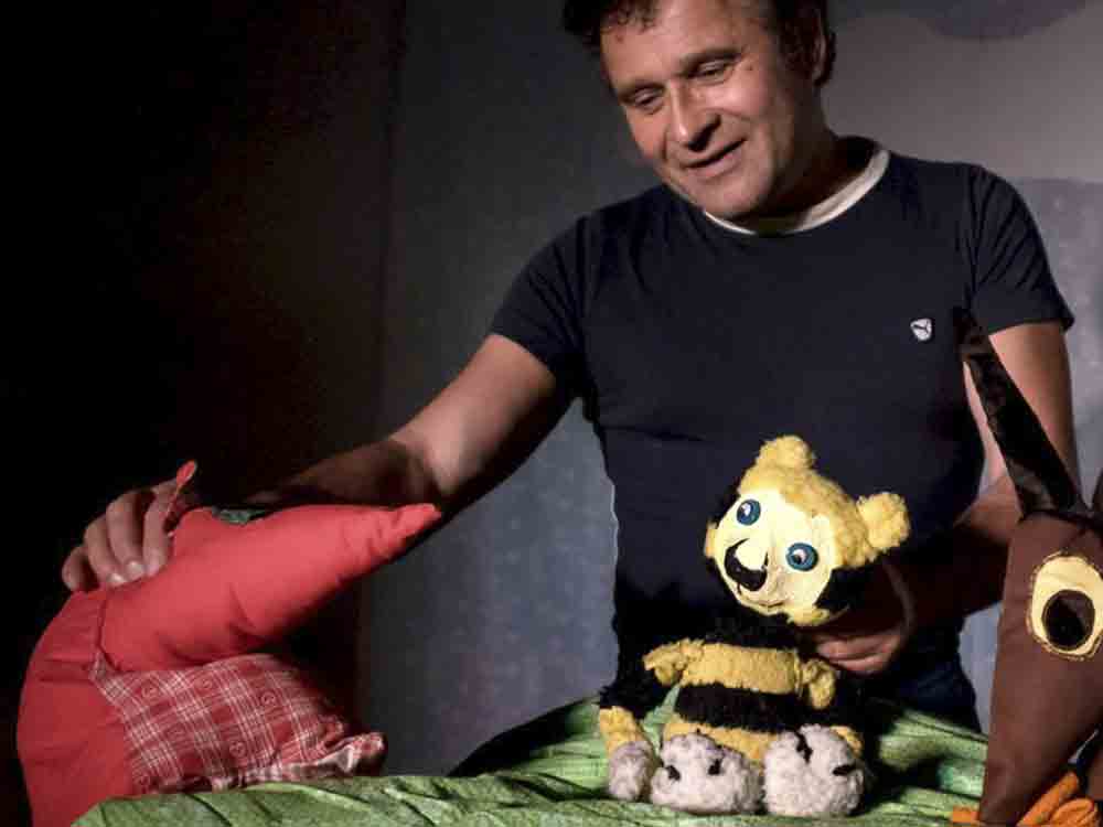 Gütersloh für die Kleinsten – Weberei-Kindertheater am Familiensonntag – »Ich mach’ dich gesund, sagte der Bär« Gütersloh für die Kleinsten – Weberei-Kindertheater am Familiensonntag – »Ich mach’ dich gesund, sagte der Bär«