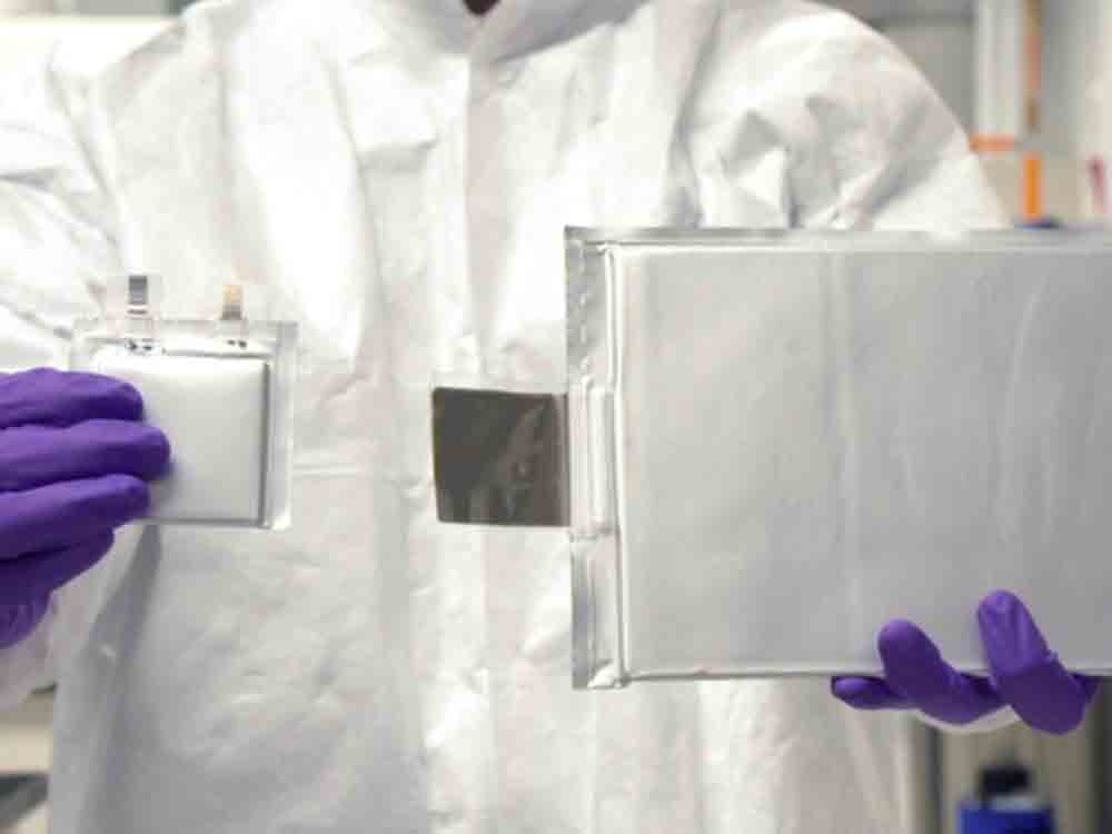 Stellantis und Factorial Energy entwickeln gemeinsam Festkörperbatterien für Elektrofahrzeuge