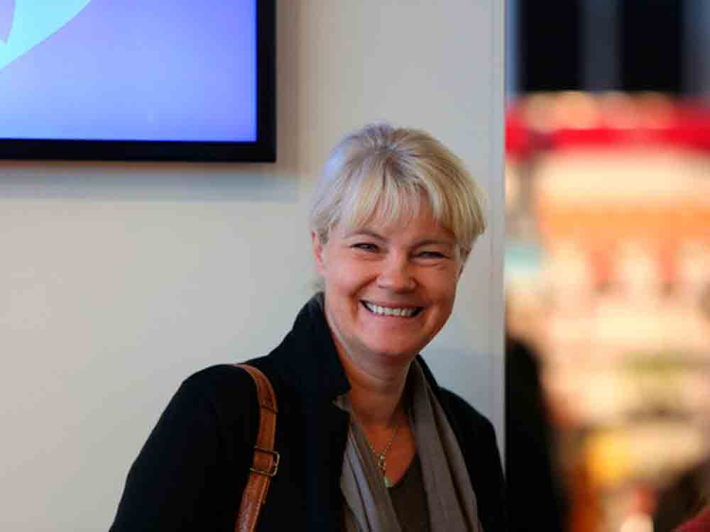 »Wort & Bild Verlag«, Krimi Autorin Nele Neuhaus, »Immer wieder aufstehen« »Wort & Bild Verlag«, Krimi Autorin Nele Neuhaus, »Immer wieder aufstehen«