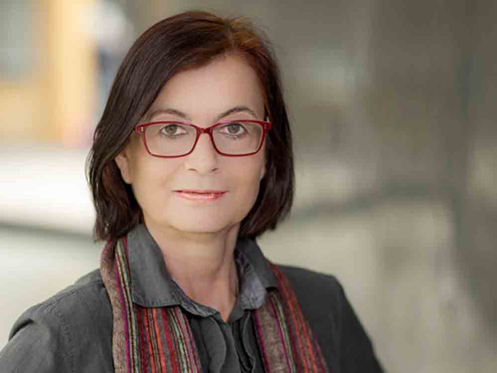 Ehrenpreis für Claudia Tronnier beim 26. Filmfestival Türkei, Deutschland Ehrenpreis für Claudia Tronnier beim 26. Filmfestival Türkei, Deutschland