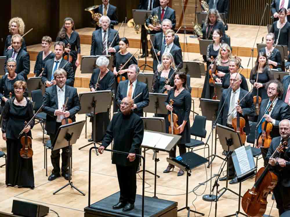 Gemeinsame Jazztime, MDR Sinfonieorchester und HR Big Band mit Uraufführung von Steffen Schleiermachers »Abstand!«