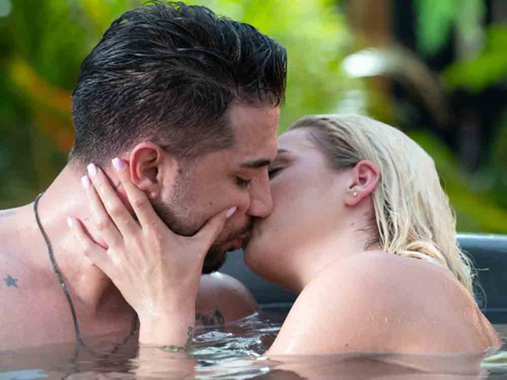 »Love Island«, heiße Küsse und Jessica lüftet vor Adriano ihr Geheimnis »Love Island«, heiße Küsse und Jessica lüftet vor Adriano ihr Geheimnis