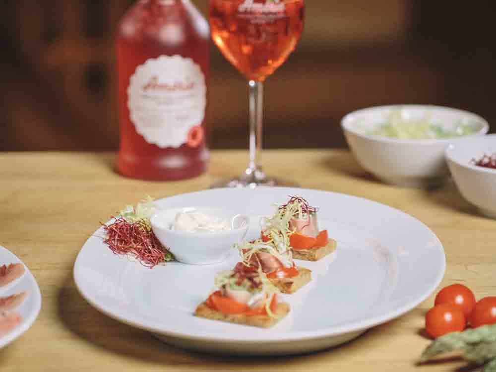 Spargel Canapé trifft auf Münsterländer Aperitif, das Rezept für den perfekten Start in den Frühling Spargel Canapé trifft auf Münsterländer Aperitif, das Rezept für den perfekten Start in den Frühling