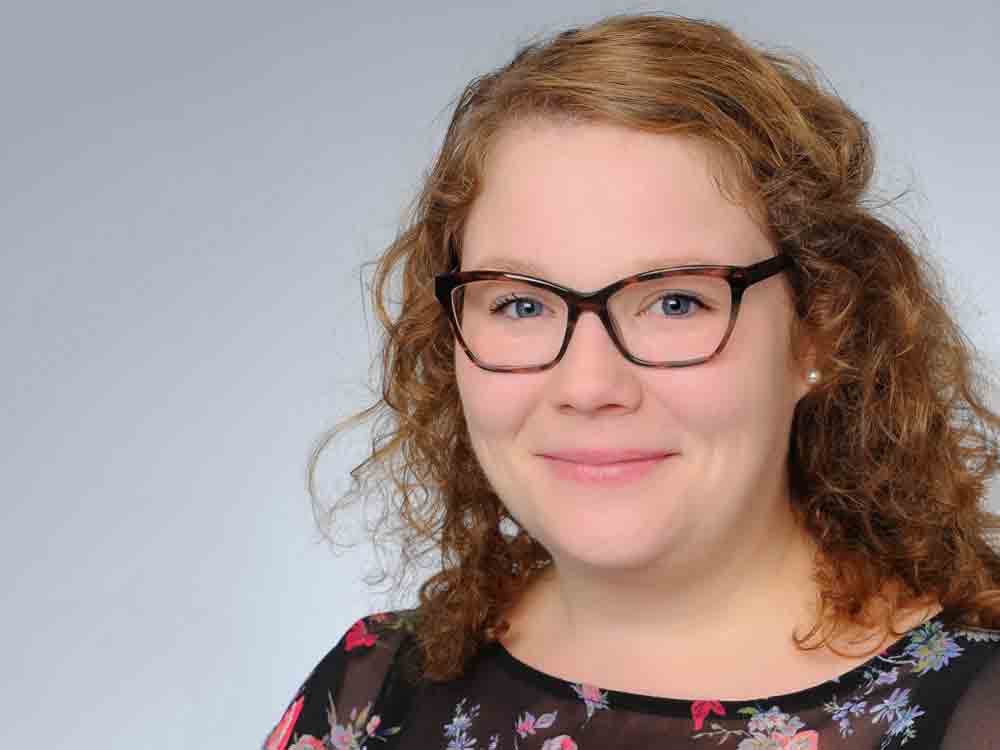 Innovationspreis der Parkinson Stiftung für Dr. Folkerts, Gerontologin der Uniklinik Köln geehrt Innovationspreis der Parkinson Stiftung für Dr. Folkerts, Gerontologin der Uniklinik Köln geehrt