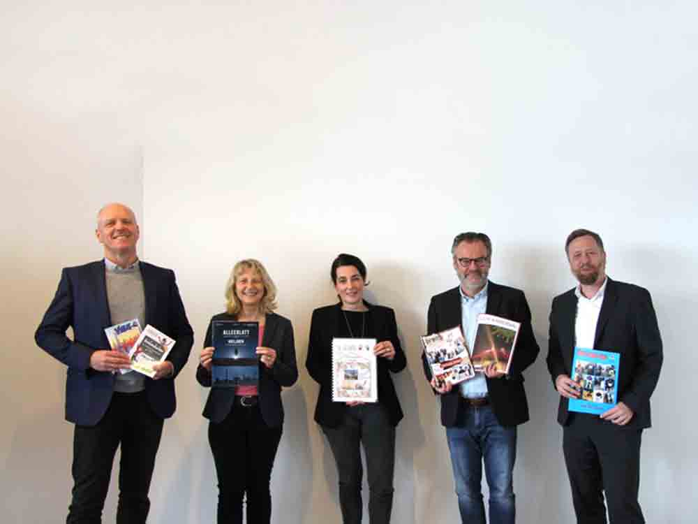 Die besten Schülerzeitungen Westfalens stehen fest, Schulen aus Gütersloh sind dabei Die besten Schülerzeitungen Westfalens stehen fest, Schulen aus Gütersloh sind dabei