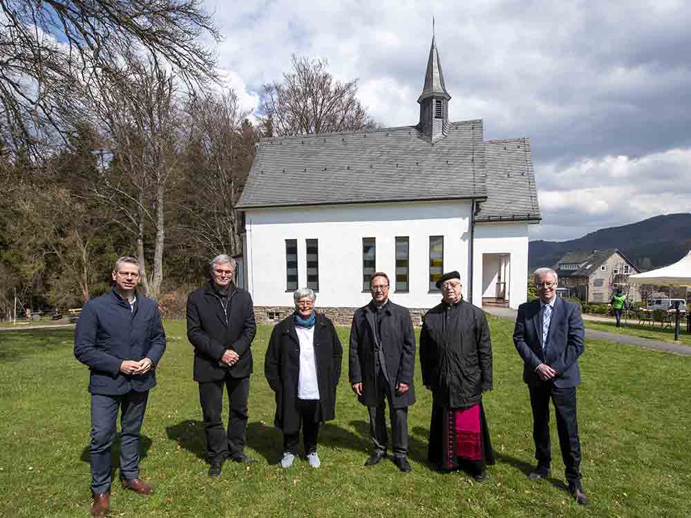 Ein wahrer »Seelenort«, Erzbischof Becker, neu gestaltete Kapelle, Bildungs und Exerzitienhaus Sankt Bonifatius