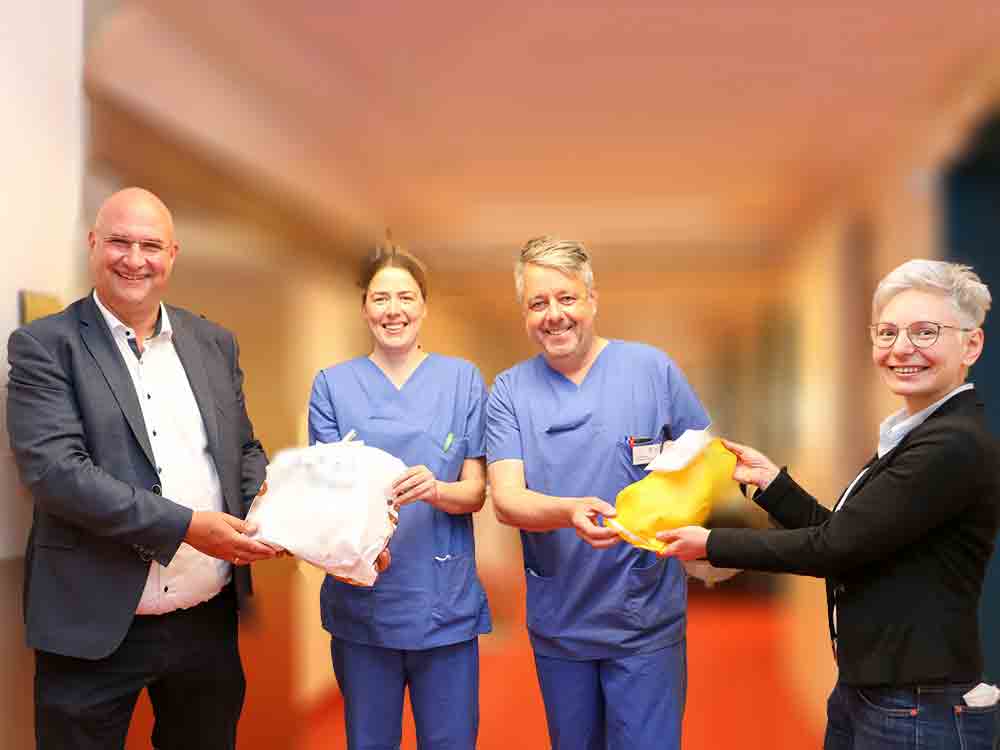 Gütersloh, Pausenbrötchen für die Pfleger, kleine Aufmerksamkeit für die Pflegeteams des Sankt Elisabeth Hospitals Gütersloh, Pausenbrötchen für die Pfleger, kleine Aufmerksamkeit für die Pflegeteams des Sankt Elisabeth Hospitals