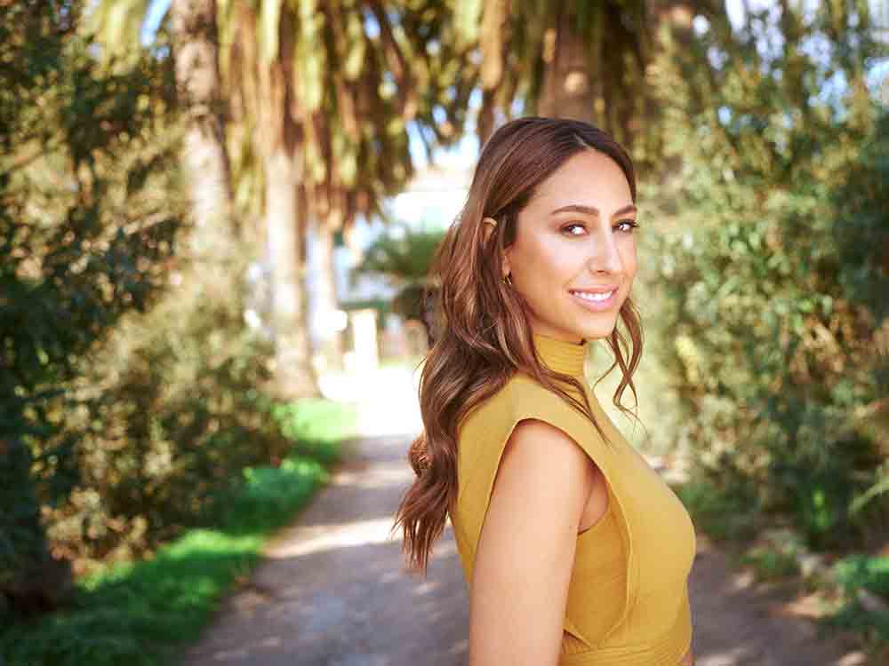 Melissa Khalaj lädt in der neuen Prime Time Show »BAFF – clever kontern« zum Schlagfertigkeits Bootcamp auf Sixx ein Melissa Khalaj lädt in der neuen Prime Time Show »BAFF – clever kontern« zum Schlagfertigkeits Bootcamp auf Sixx ein