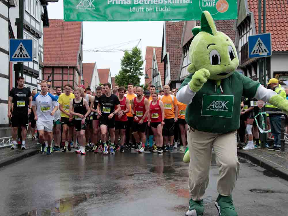 1.412 Aktive für die Gesundheit und ein gutes Betriebsklima am Start, tolle Stimmung beim 10. Firmenlauf Wiedenbrück 1.412 Aktive für die Gesundheit und ein gutes Betriebsklima am Start, tolle Stimmung beim 10. Firmenlauf Wiedenbrück