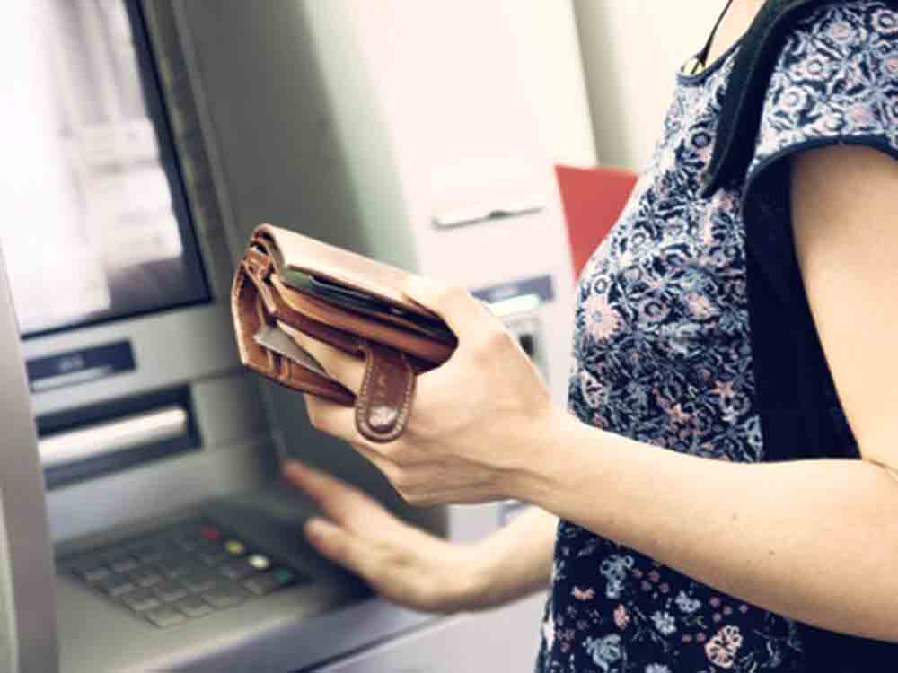 Verbraucherzentrale NRW, die richtige Bankkarte im Urlaub