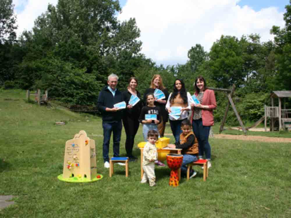 Gütersloh, Bauverein, kostenloses Schwimmvergnügen für 50 Mädchen und Jungen Gütersloh, Bauverein, kostenloses Schwimmvergnügen für 50 Mädchen und Jungen
