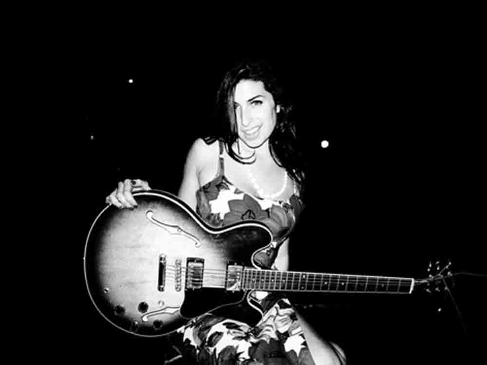 Zum 11. Todestag, Sonderausstellungseröffnung im BikiniARTmuseum mit Original Bikinis der Soulikone Amy Winehouse, 22. Juli 2022
