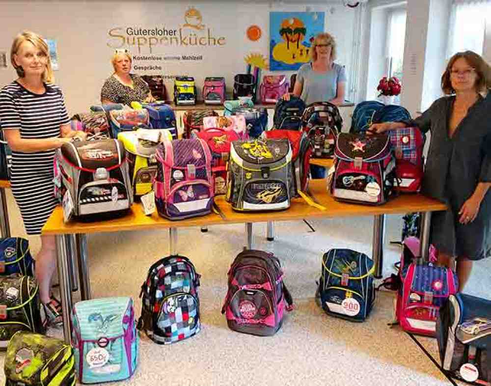 Gütersloh, Tornister, Schulrucksäcke und Schulmaterialien für Schulkinder der Kinderküche »Die Insel« Gütersloh, Tornister, Schulrucksäcke und Schulmaterialien für Schulkinder der Kinderküche »Die Insel«