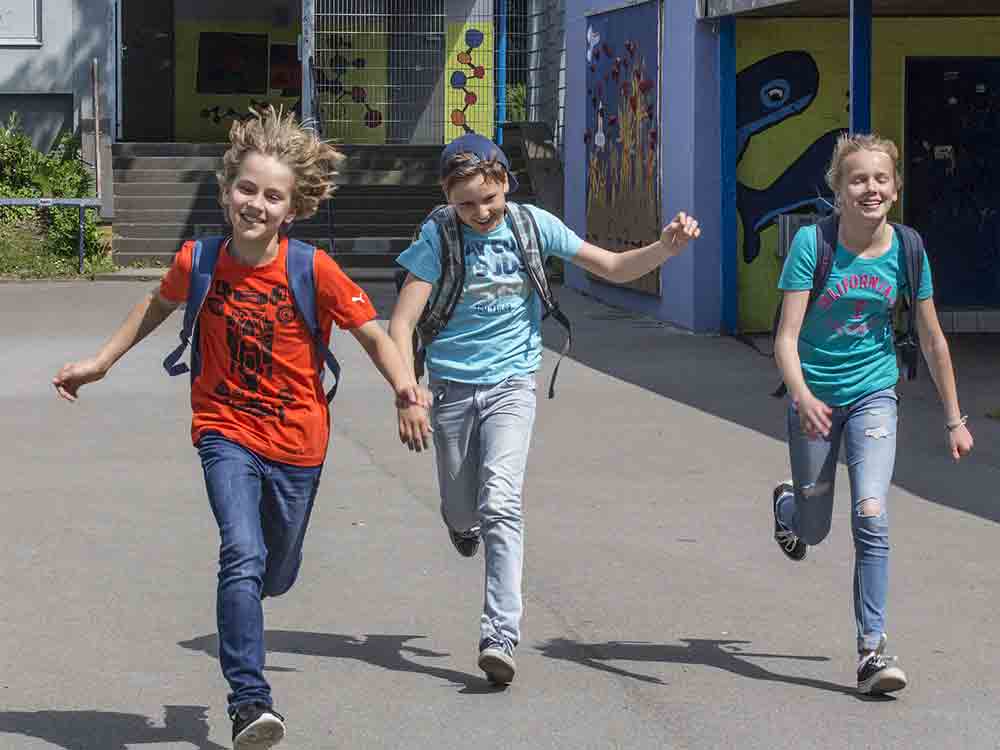 Gütersloh, geistig und körperlich fit ins neue Schuljahr, Nachhilfeinstitut Studienkreis in Gütersloh veröffentlicht zum Schulstart kostenloses E Book