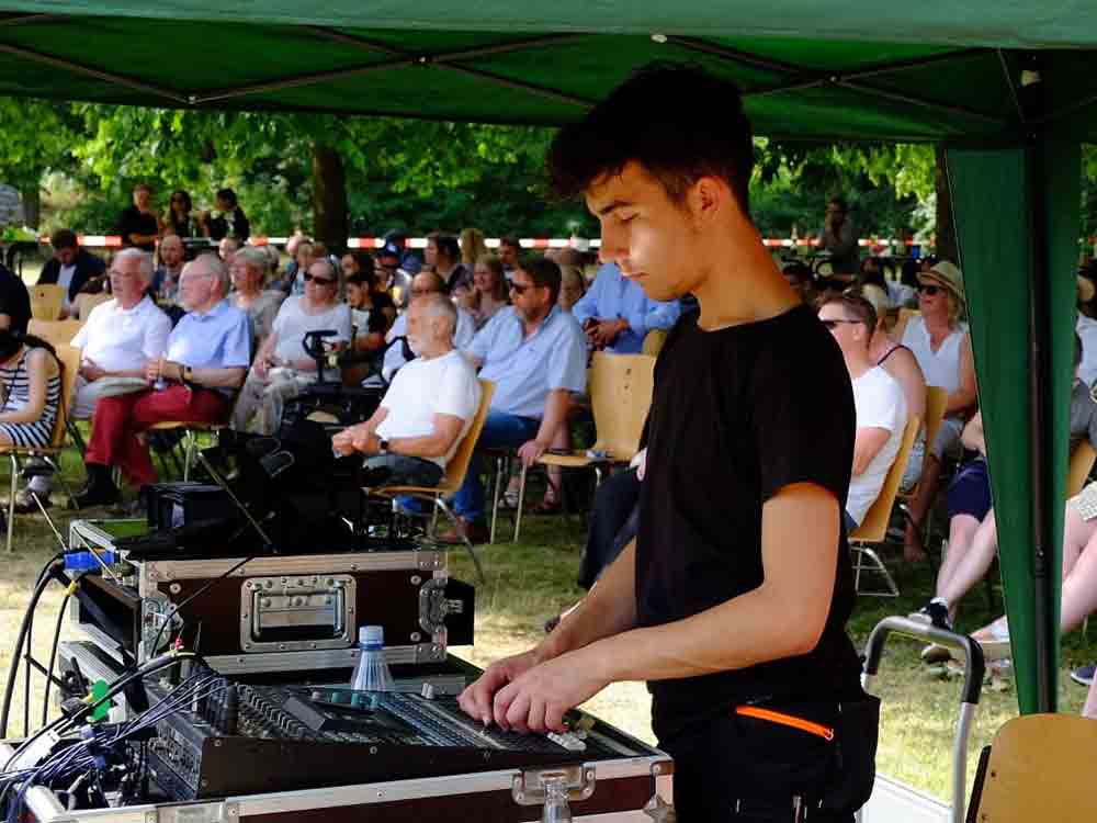 Gütersloh, Lichttechnik im Veranstaltungsbereich, Stimmung erzeugen auf Knopfdruck, Weberei lädt ein zum Gratis LJ Workshop Gütersloh, Lichttechnik im Veranstaltungsbereich, Stimmung erzeugen auf Knopfdruck, Weberei lädt ein zum Gratis LJ Workshop
