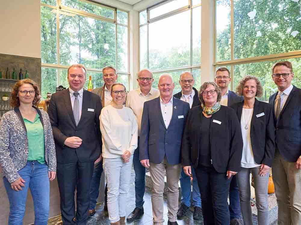 Bad Lippspringe, Gartenschau Förderverein trotzt dem Regen, Jahreshauptversammlung und Familienfest zum 10. Geburtstag waren gut besucht Bad Lippspringe, Gartenschau Förderverein trotzt dem Regen, Jahreshauptversammlung und Familienfest zum 10. Geburtstag waren gut besucht