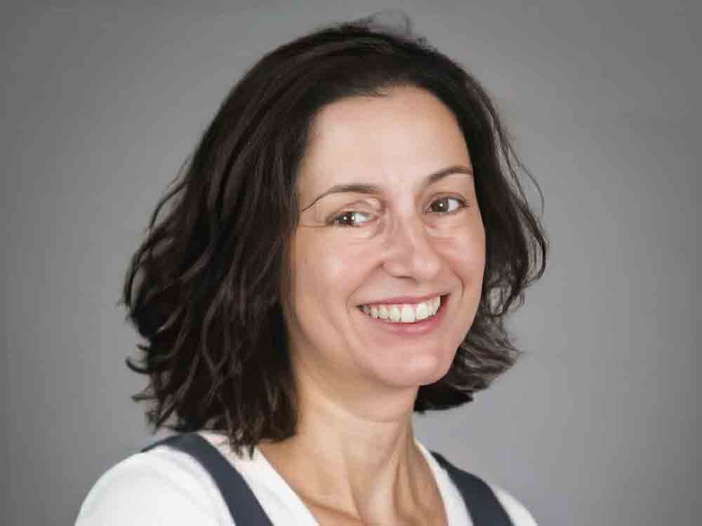 Prof. Dr. Dr. h. c. Artemis Alexiadou, Leitung des Leibniz Zentrums Allgemeine Sprachwissenschaft (ZAS) Berlin, ab 1. Oktober 2022 Prof. Dr. Dr. h. c. Artemis Alexiadou, Leitung des Leibniz Zentrums Allgemeine Sprachwissenschaft (ZAS) Berlin, ab 1. Oktober 2022
