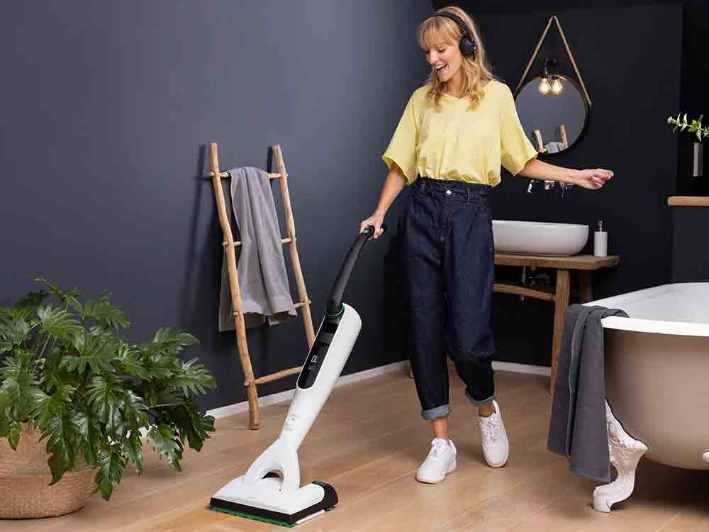 Immer muss er alles (noch) besser wischen! Vorwerk präsentiert den neuen Kobold VK7 Besserwischer Immer muss er alles (noch) besser wischen! Vorwerk präsentiert den neuen Kobold VK7 Besserwischer