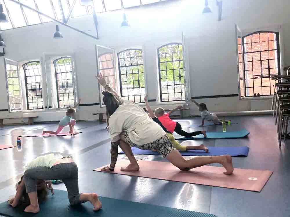 Gütersloh, Yoga für Kids, Weberei startet wöchentlichen Kinderyoga Kurs, ab 9. November 2022 immer mittwochs