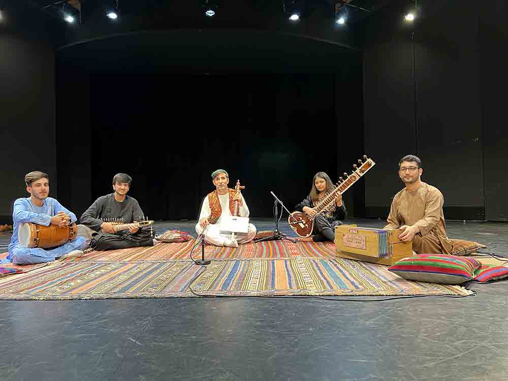 Hamm, komplexe Musikwelten, feinste Klänge vom Hindukusch, Klangkosmos am 15. November 2022 im Kulturbahnhof Hamm, komplexe Musikwelten, feinste Klänge vom Hindukusch, Klangkosmos am 15. November 2022 im Kulturbahnhof