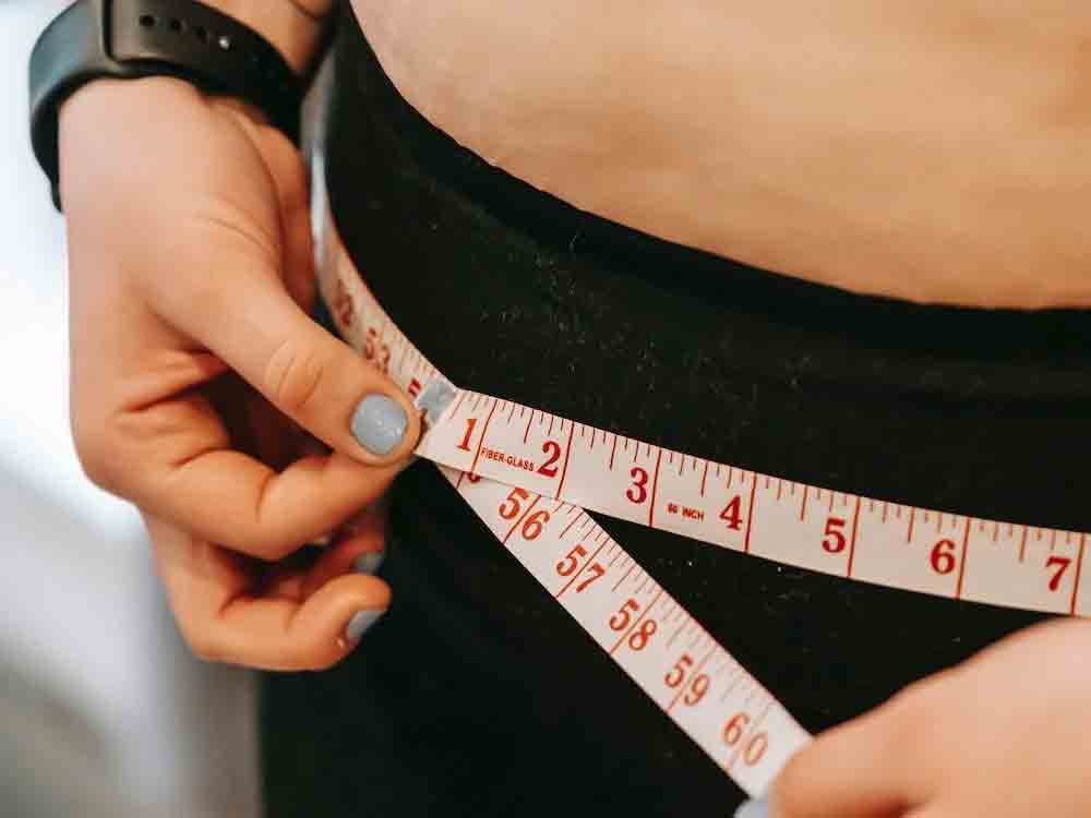 Besinnliche Bauchschmerzen, Ratgeber gibt Tipps für Magen und Darm schonende Ernährung