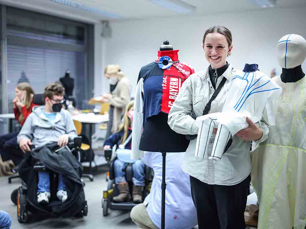 Bielefeld, FH Modestudentin entwirft adaptive Kleidung für Rollstuhlsportler des DSC Arminia Bielefeld, FH Modestudentin entwirft adaptive Kleidung für Rollstuhlsportler des DSC Arminia
