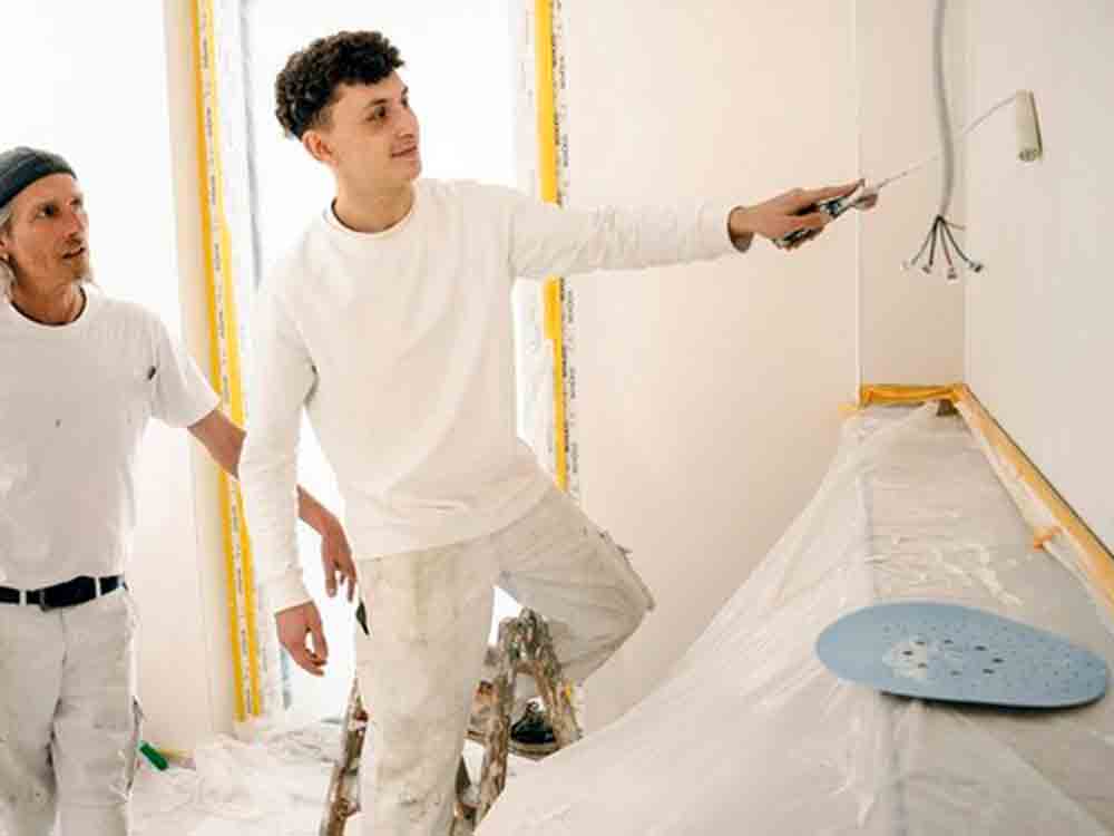 WDR Dokuserie »Passt, wackelt und hat Luft« zeigt viele spannende Seiten aus dem Leben von Handwerker Azubis WDR Dokuserie »Passt, wackelt und hat Luft« zeigt viele spannende Seiten aus dem Leben von Handwerker Azubis