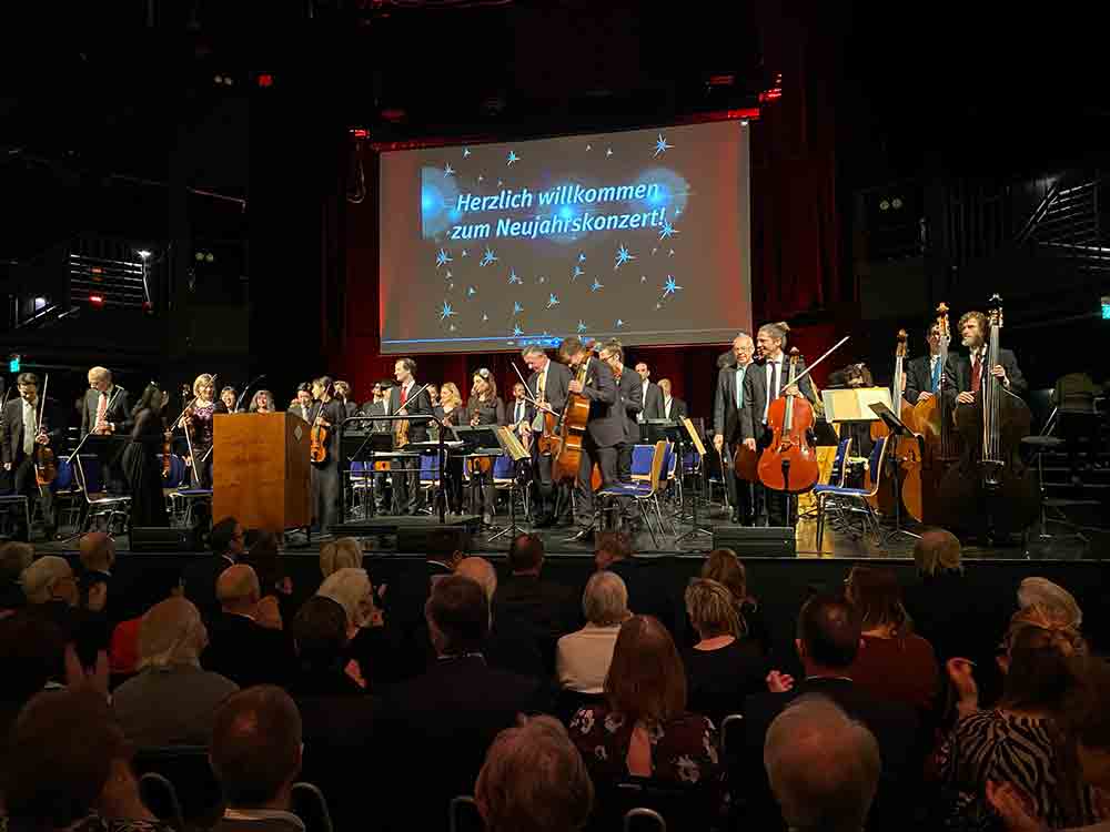 Beschwingt und gut gelaunt ins Jahr 2023, Neujahrskonzert in der Rietberger Cultura Beschwingt und gut gelaunt ins Jahr 2023, Neujahrskonzert in der Rietberger Cultura