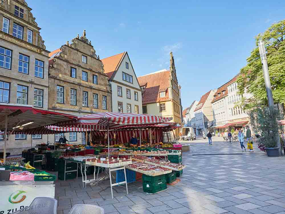Bielefeld, Wochenmarkt im Herzen der Altstadt startet wieder, Altstadtmarkt ab 21. Januar 2023 dienstags, freitags und samstags Bielefeld, Wochenmarkt im Herzen der Altstadt startet wieder, Altstadtmarkt ab 21. Januar 2023 dienstags, freitags und samstags