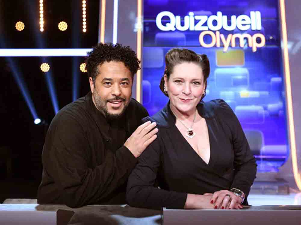 Popstars Adel Tawil und Anna R. bei Esther Sedlaczeks »Quizduell Olymp« am Freitag, 20. Januar 2023, 18.50 Uhr im Ersten