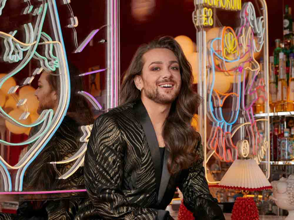 Couch, Riccardo Simonetti wünscht sich zum 30. Geburtstag vom Aktivisten wieder zum reinen Entertainer zu werden Couch, Riccardo Simonetti wünscht sich zum 30. Geburtstag vom Aktivisten wieder zum reinen Entertainer zu werden