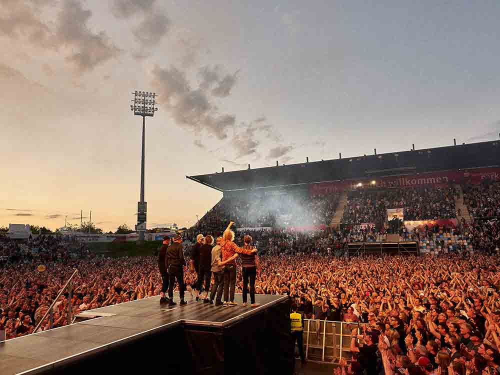 Büren, Fury in the Slaughterhouse rocken am 15. Juli 2023 die Almeauen
Büren, Fury in the Slaughterhouse rocken am 15. Juli 2023 die Almeauen