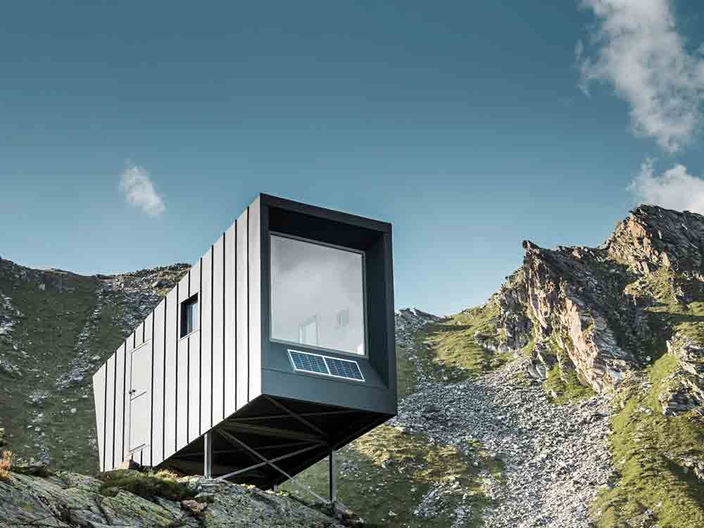 Baukunst im Hochgebirge, die Prefarenzen im März 2023: ein ausgeklügeltes Biwak hoch über dem Vertosan Tal in Italien