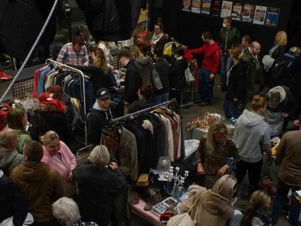Trödeln ab 19 Uhr, die letzte Gelegenheit der Saison: Nachtflohmarkt in der Weberei, 17. März 2023 Trödeln ab 19 Uhr, die letzte Gelegenheit der Saison: Nachtflohmarkt in der Weberei, 17. März 2023