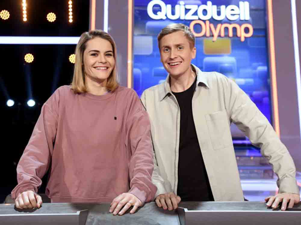 Podcast Promis gegen den Olymp: Till Reiners und Hazel Brugger bei Esther Sedlaczek, »Quizduell Olymp« am Freitag, 24. März 2023, 18.50 Uhr, im Ersten