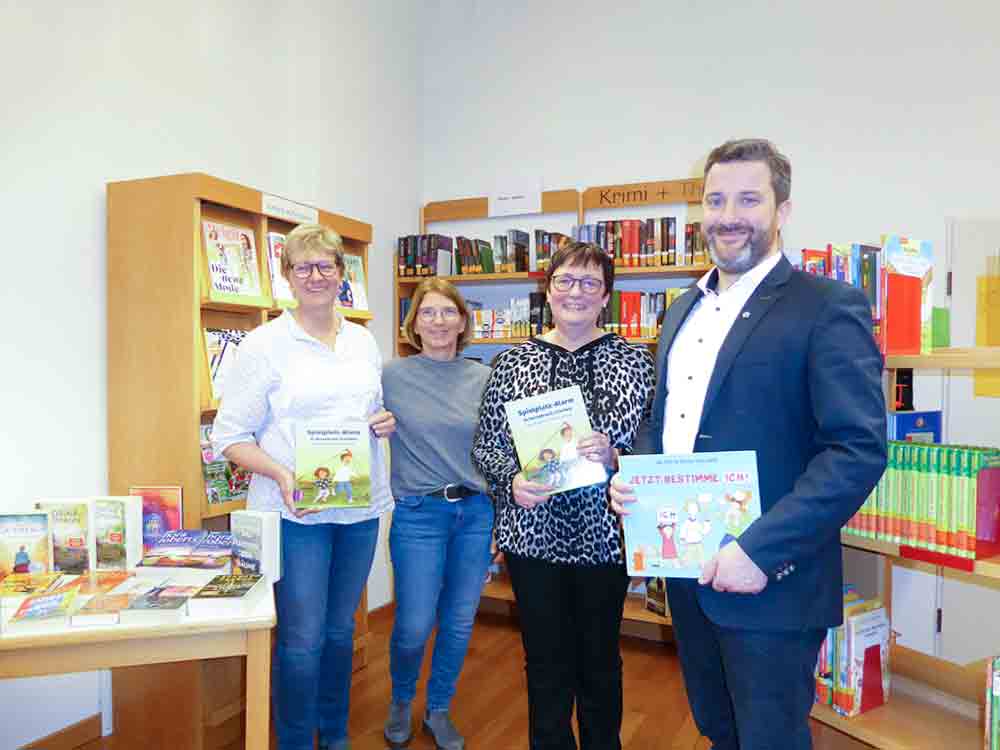 Bürgermeister besucht Gemeindebüchereien in Herzebrock Clarholz, breites Angebot in beiden Ortsteilen Bürgermeister besucht Gemeindebüchereien in Herzebrock Clarholz, breites Angebot in beiden Ortsteilen