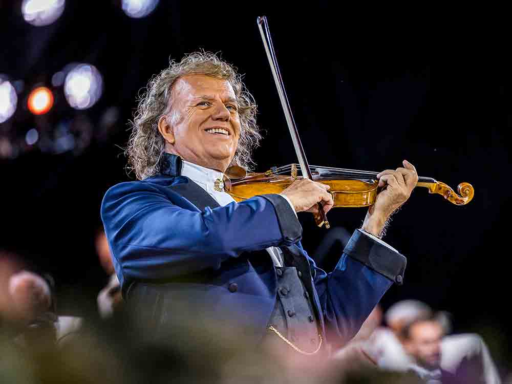 André Rieu, »Maastricht Konzert 2023: Love is All Around«, in 300 Kinos auf der großen Leinwand in Deutschland und Österreich André Rieu, »Maastricht Konzert 2023: Love is All Around«, in 300 Kinos auf der großen Leinwand in Deutschland und Österreich