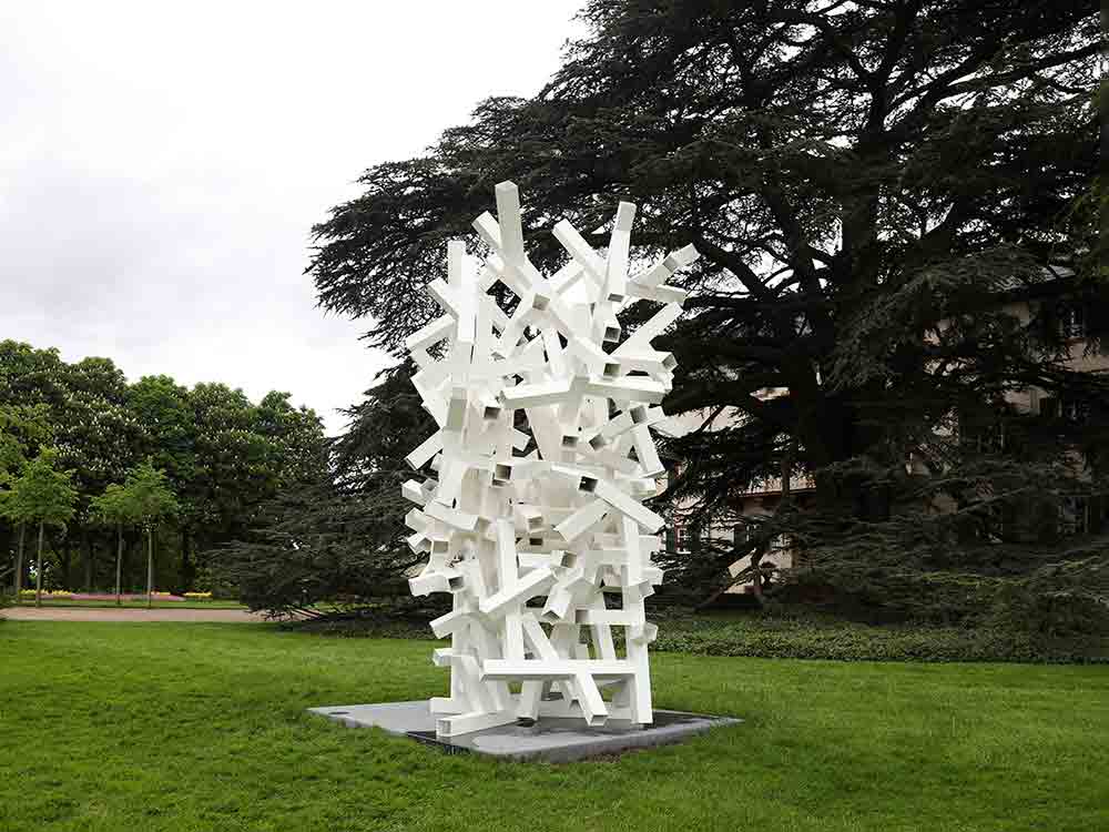 Gelungener Auftakt: Blickachsen 13 wurde eröffnet, Skulpturenbiennale im Kurpark und Schlosspark Bad Homburg, 14. Mai bis 1. Oktober 2023 Gelungener Auftakt: Blickachsen 13 wurde eröffnet, Skulpturenbiennale im Kurpark und Schlosspark Bad Homburg, 14. Mai bis 1. Oktober 2023