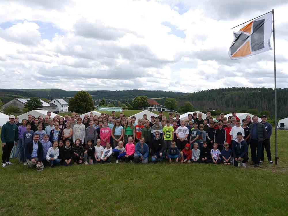 Herzebrock Clarholz, Bürgermeister besucht Kolping Zeltlager im Sauerland, gute Stimmung in Braunshausen