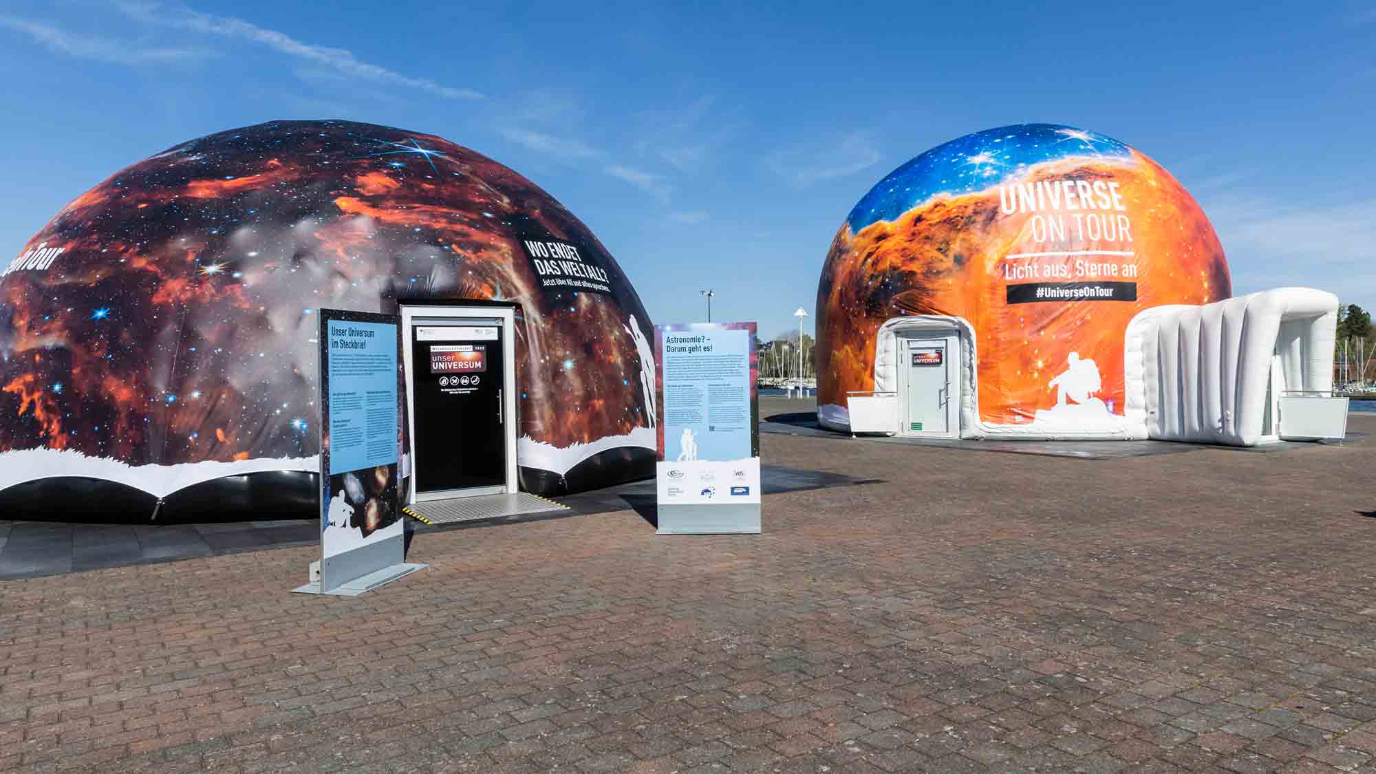 Finaler Tourstopp Bielefeld: Vom 6. bis zum 10. September 2023 hält die mobile Planetariumsshow »Universe on Tour« ein letztes Mal